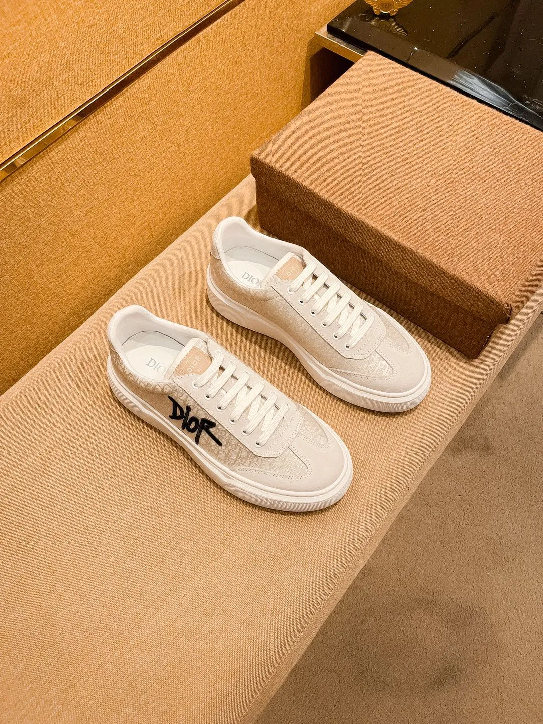 Men's shoes💰 400💰🔥【Dior】🔥Men's high-end brand of shoes official website 1:1 latest masterpiece: the upper is made of Italian imported first-layer cowhide with a comfortable and breathable lining➕original non-slip and wear-resistant outsole🔥, making walking more convenient and comfortable! An exclusive new model, a stunning work, a beautiful 1:1 replica [color] compared to the official quality! Create a fashionable personality to set off your uniqueness! A must-have for trendy men! Classic🔥Size: 38-44 Color: 🔥Multiple colors available🔥
